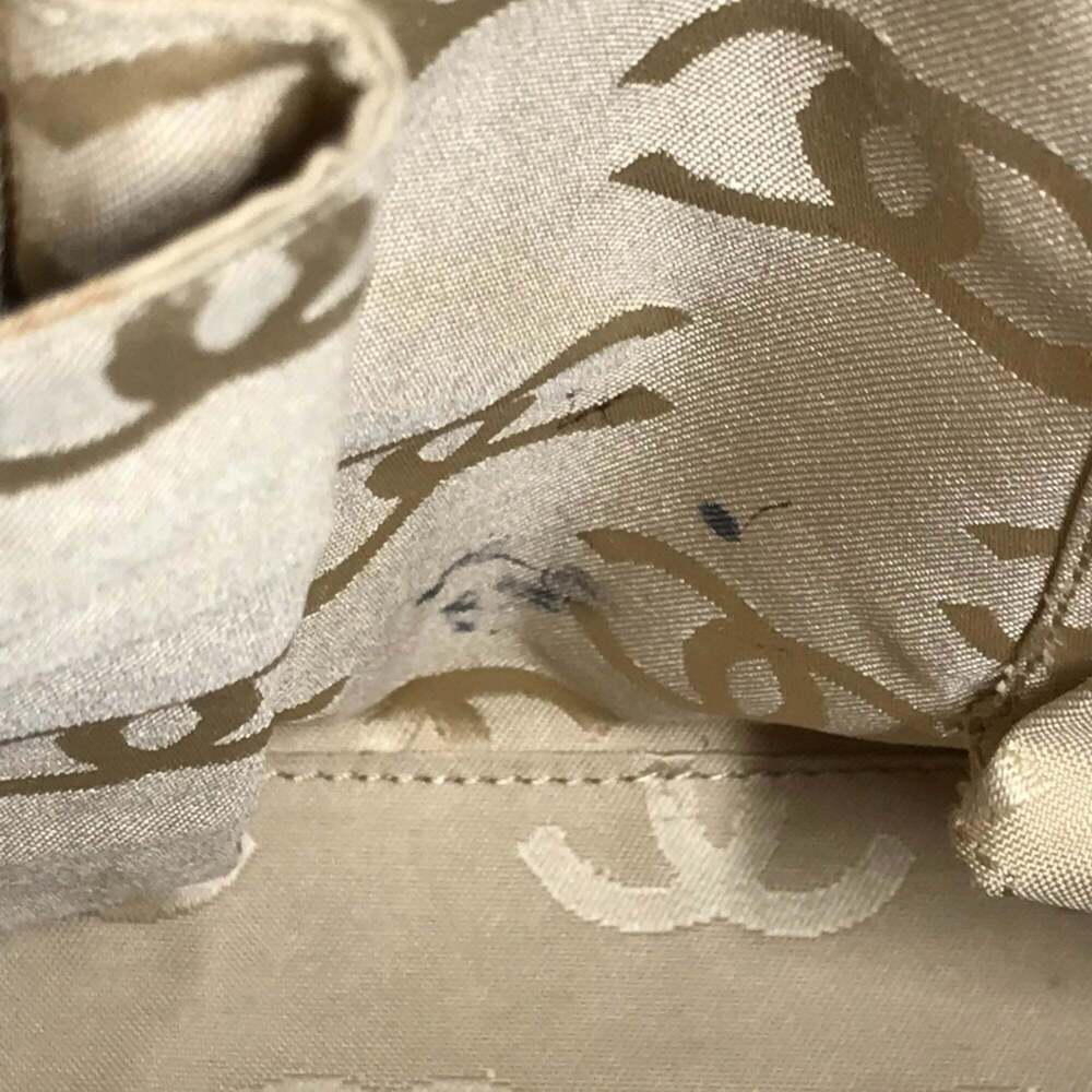 CHANEL Cream Leather Logo Tote Bag - Picture 15 of 16